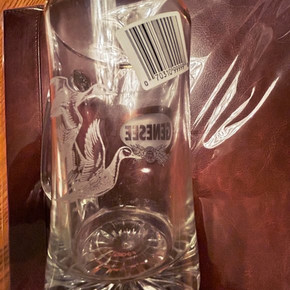 NEW -- Vintage Genesee Beer Gold Rim Etched Flying Ducks Glass Mug Stein - Picture 3 of 4